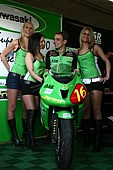 Pascal Nadalet mit ASR-Kawasaki-Girls